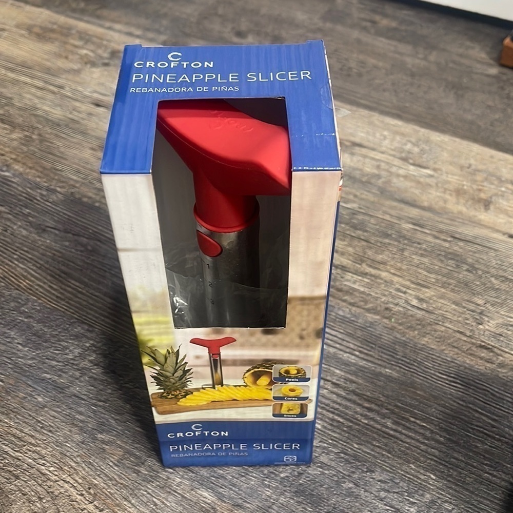 Crofton Pineapple slicer